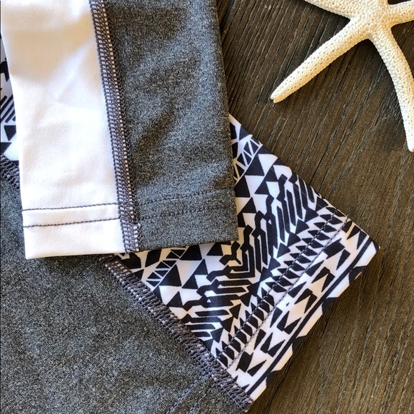 🌴🌼RIP CURL- RASH GUARD🌼🌴 - Picture 6 of 7